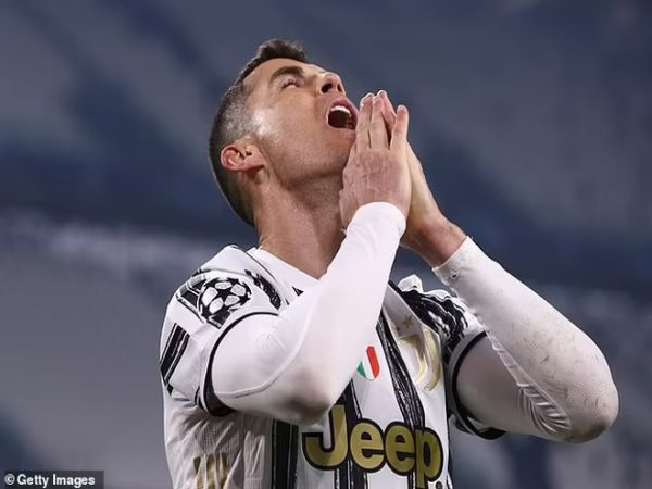 Điểm tin chiều 23/10: Truyền thông Italia tiếp tục chỉ trích Ronaldo