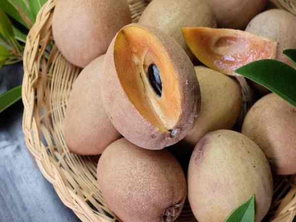 Mơ thấy quả hồng xiêm cặp số nào may mắn?