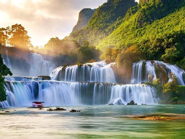 Nằm mơ thấy thác nước điềm báo gì số nào đẹp nhất