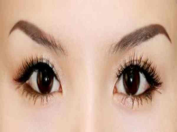 mắt tròng đen nhiều