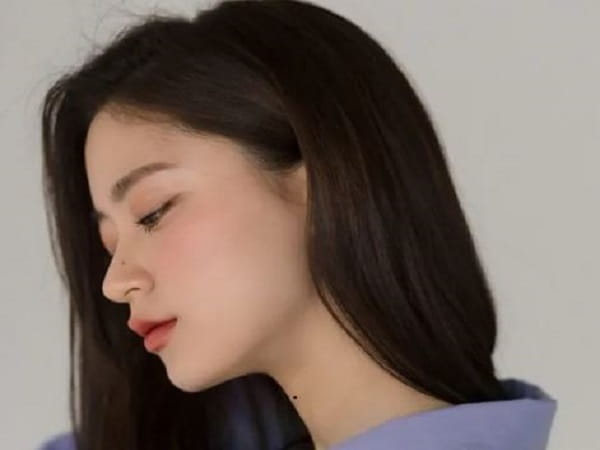 Nốt ruồi ở yết hầu nói lên điều gì?