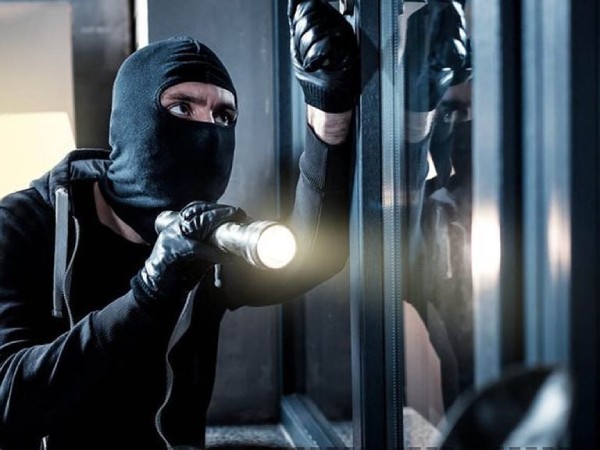 Nằm mơ thấy trộm vào nhà có số gì may mắn phát tài